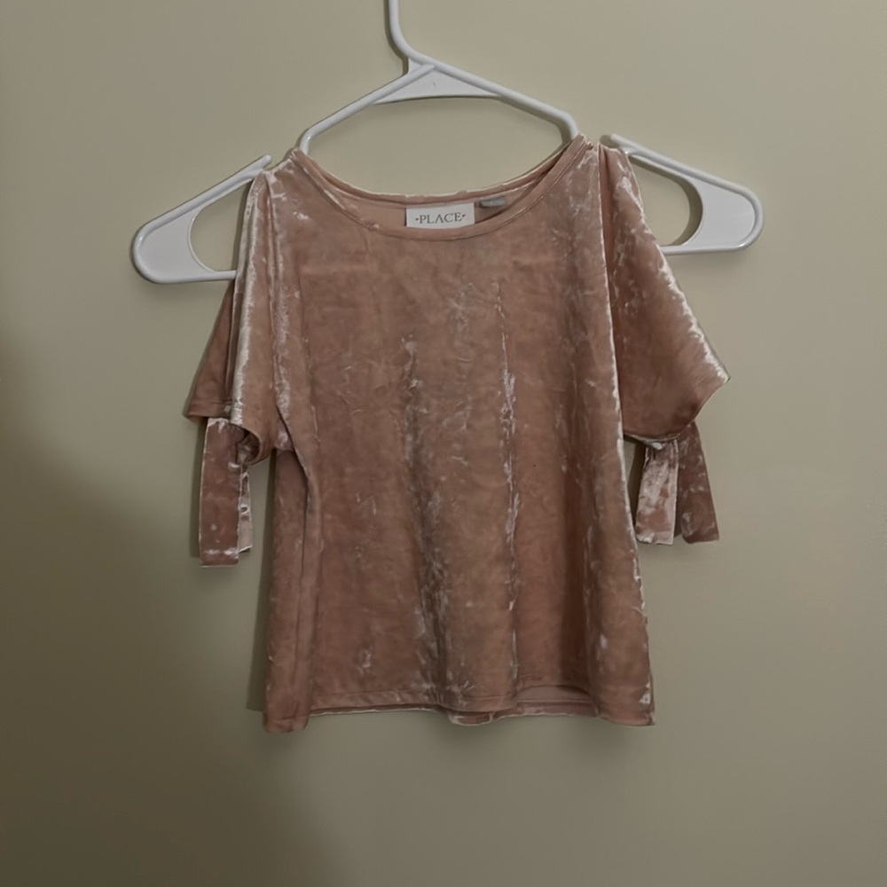 pink shirt open with shoulders, crop top, XS brand-PLACE silky soft material.